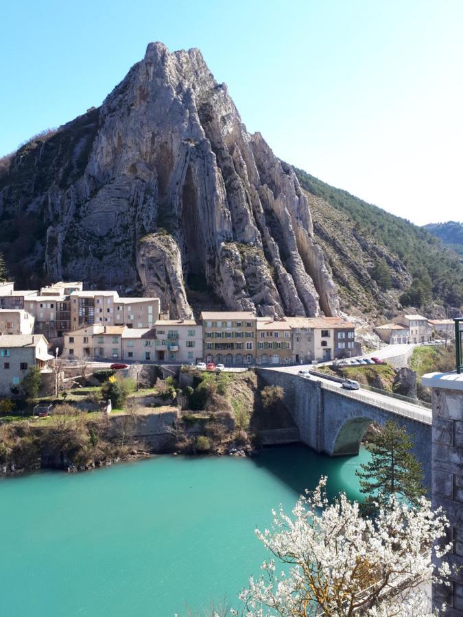 Les Mirabelles Chambres D'Hotes Sisteron Exterior foto